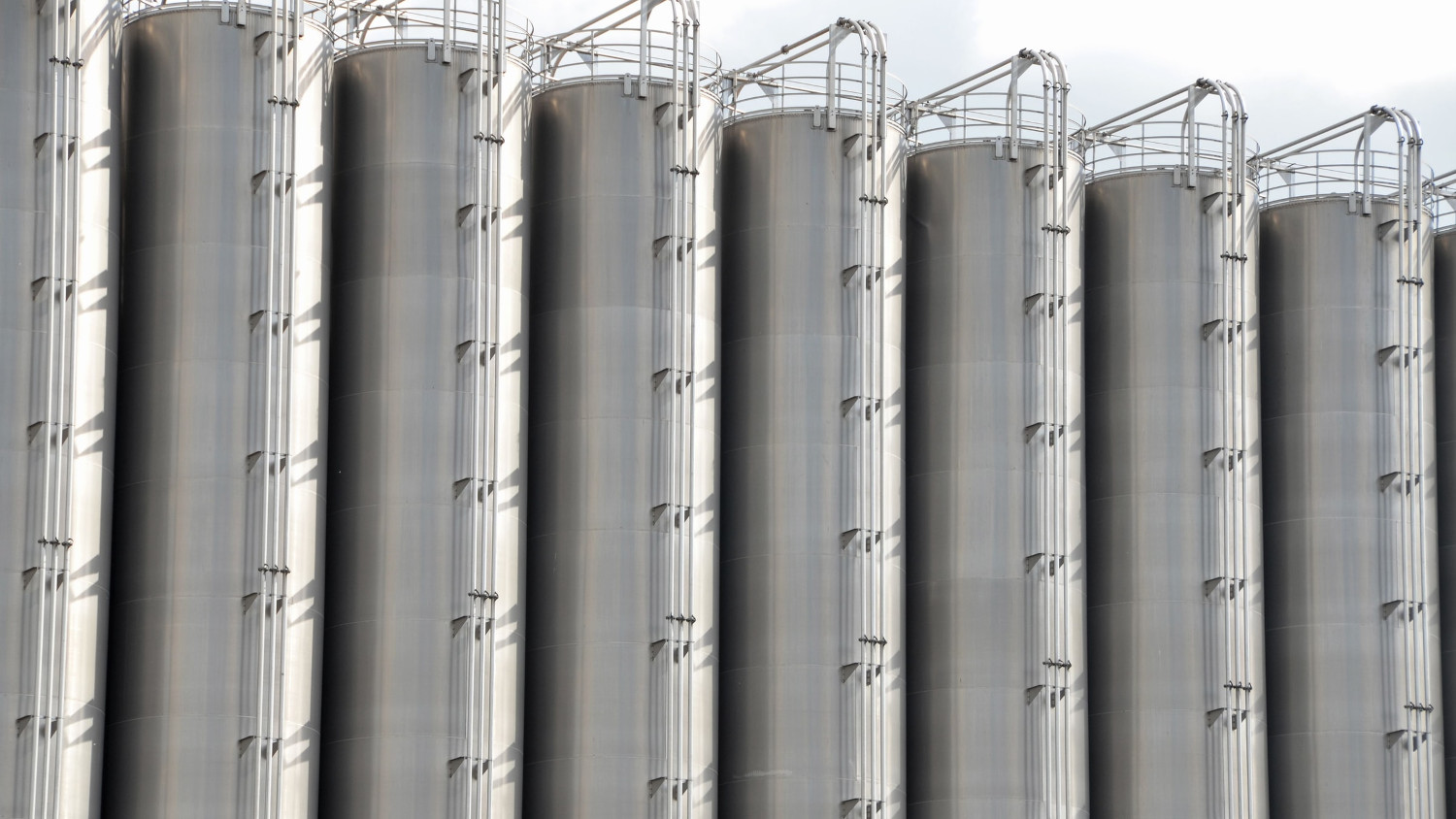 Enabling gas storage at the industrial scale: Advances in MOFs-based systems